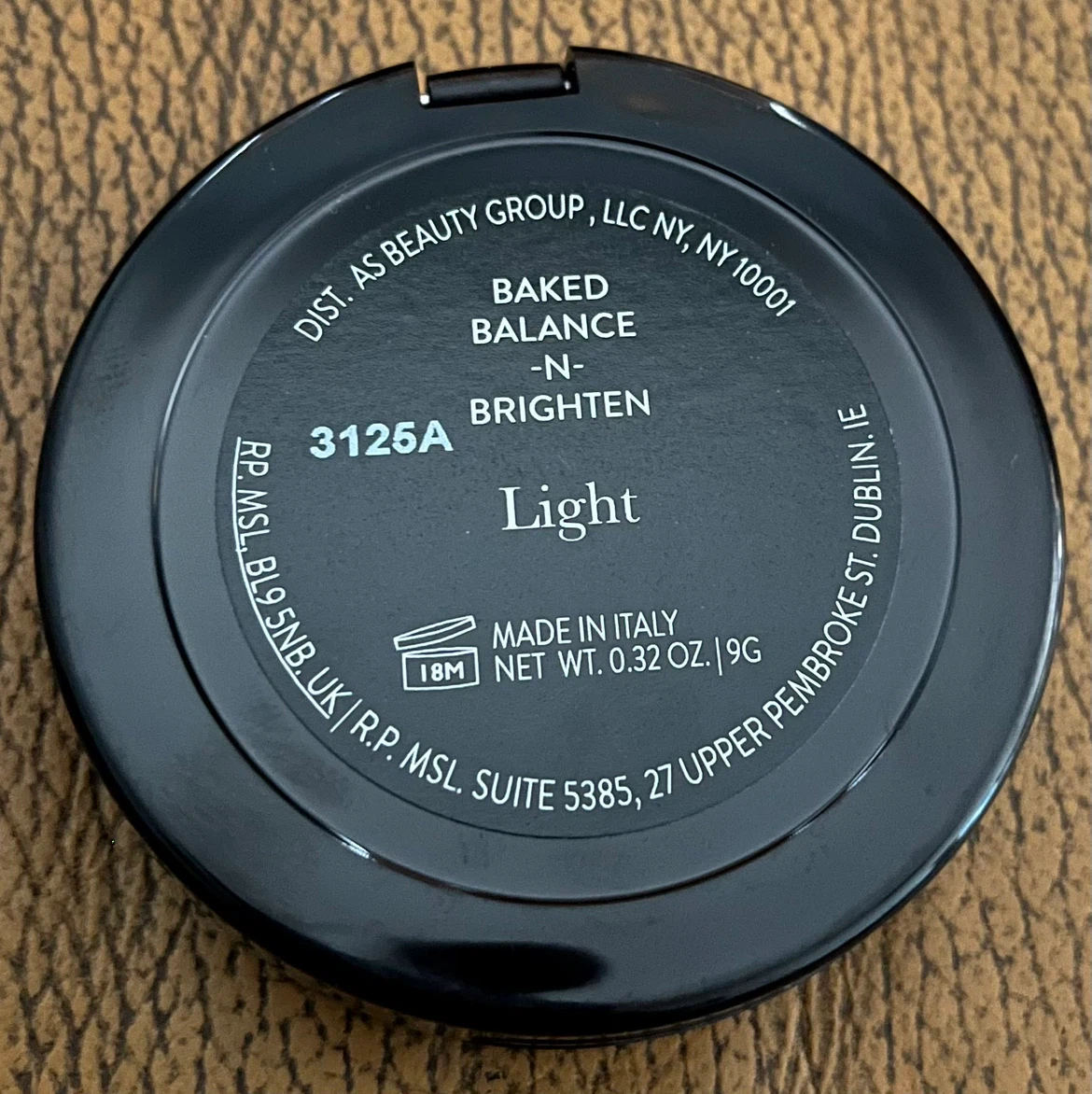 Laura Geller Baked Balance-N-Brighten Foundation - Light - photo 4