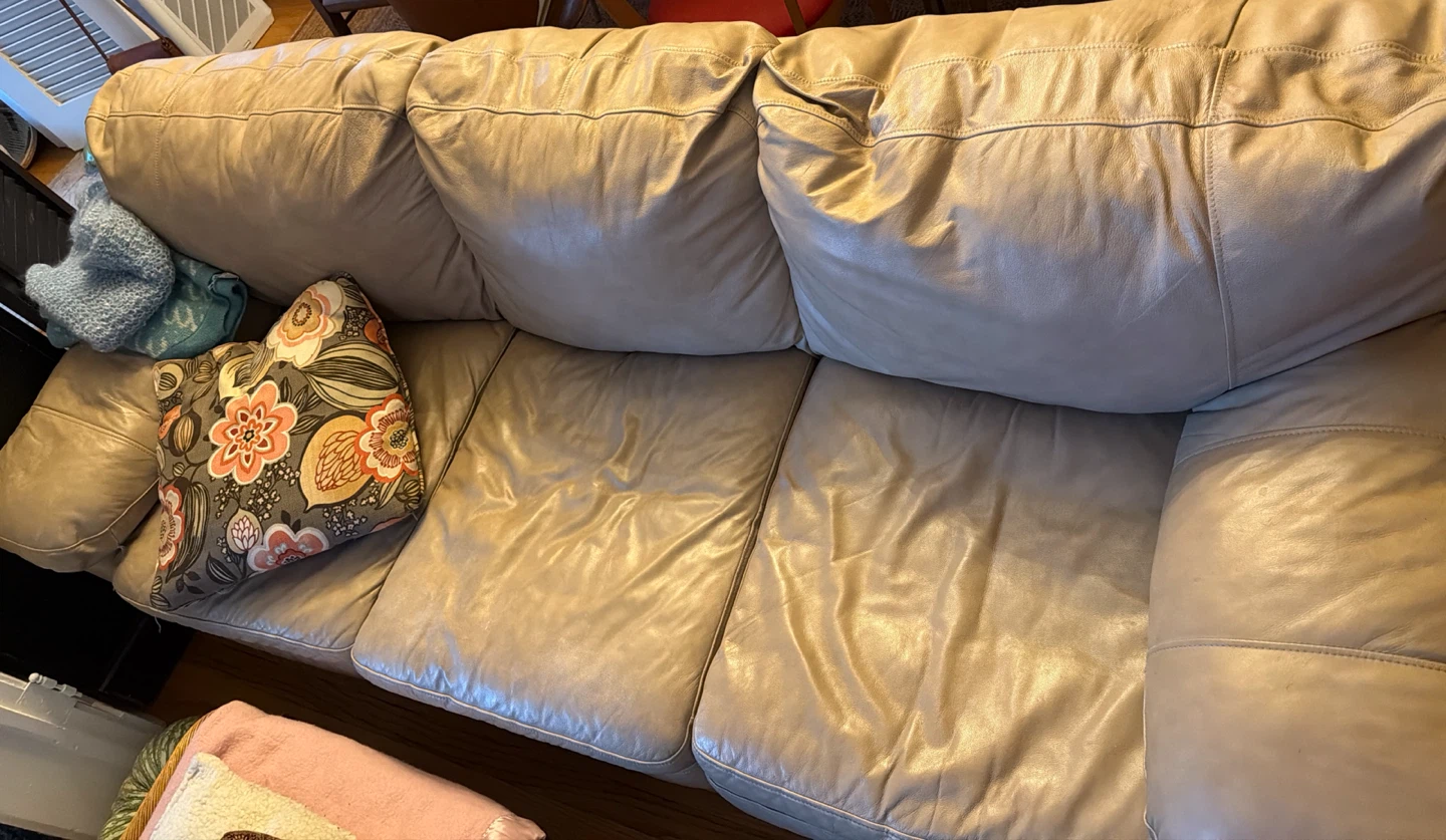 Cream colored Italian leather sofa - photo 4