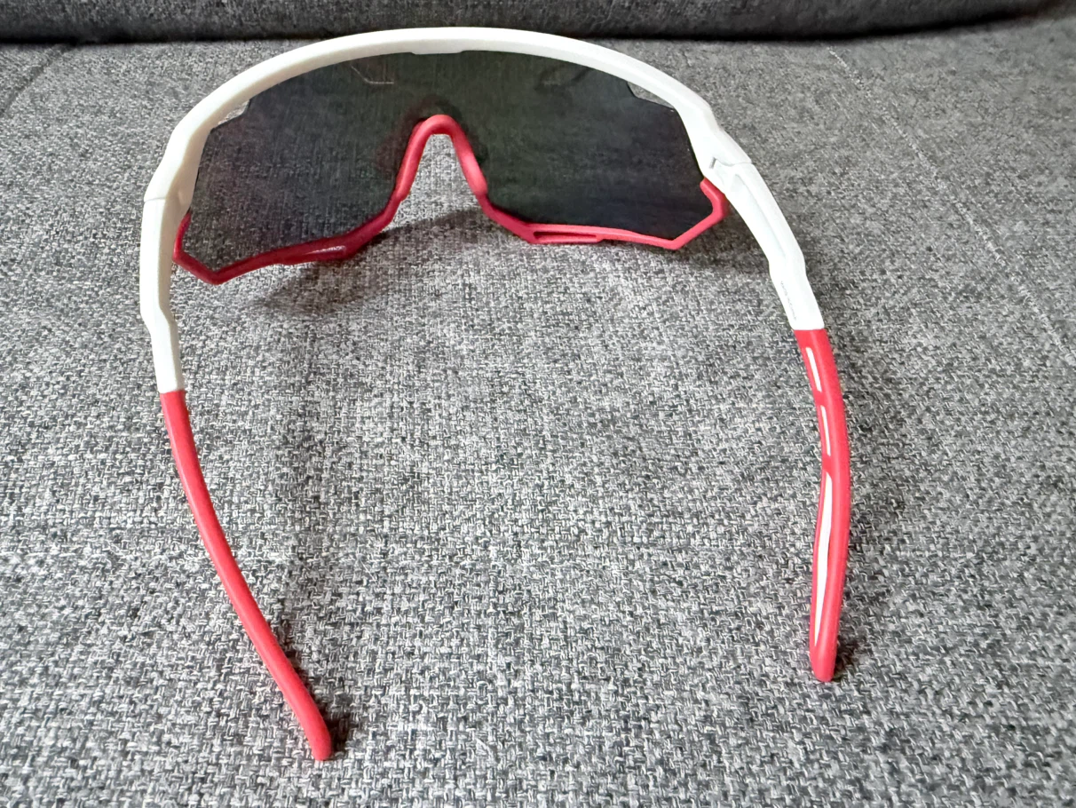 Sports sunglasses - photo 2