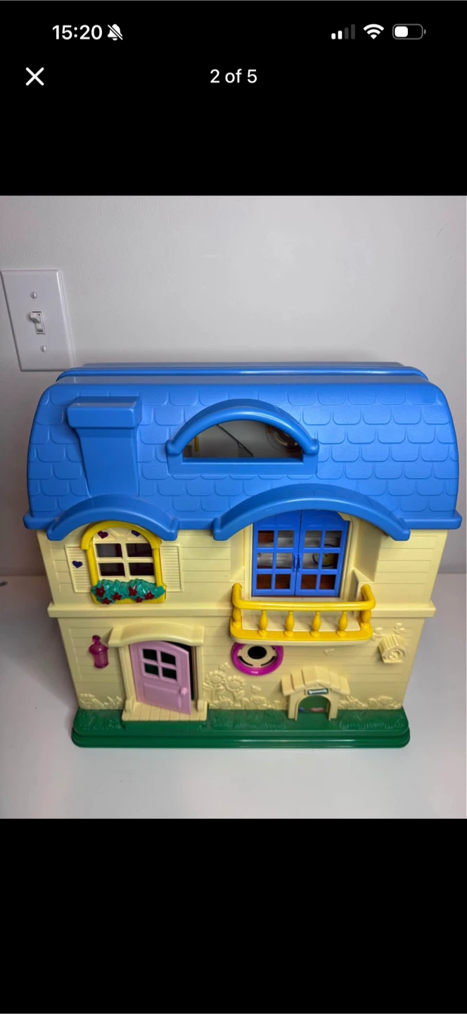 Keenway "My Happy Family" fold-out dollhouse - photo 2