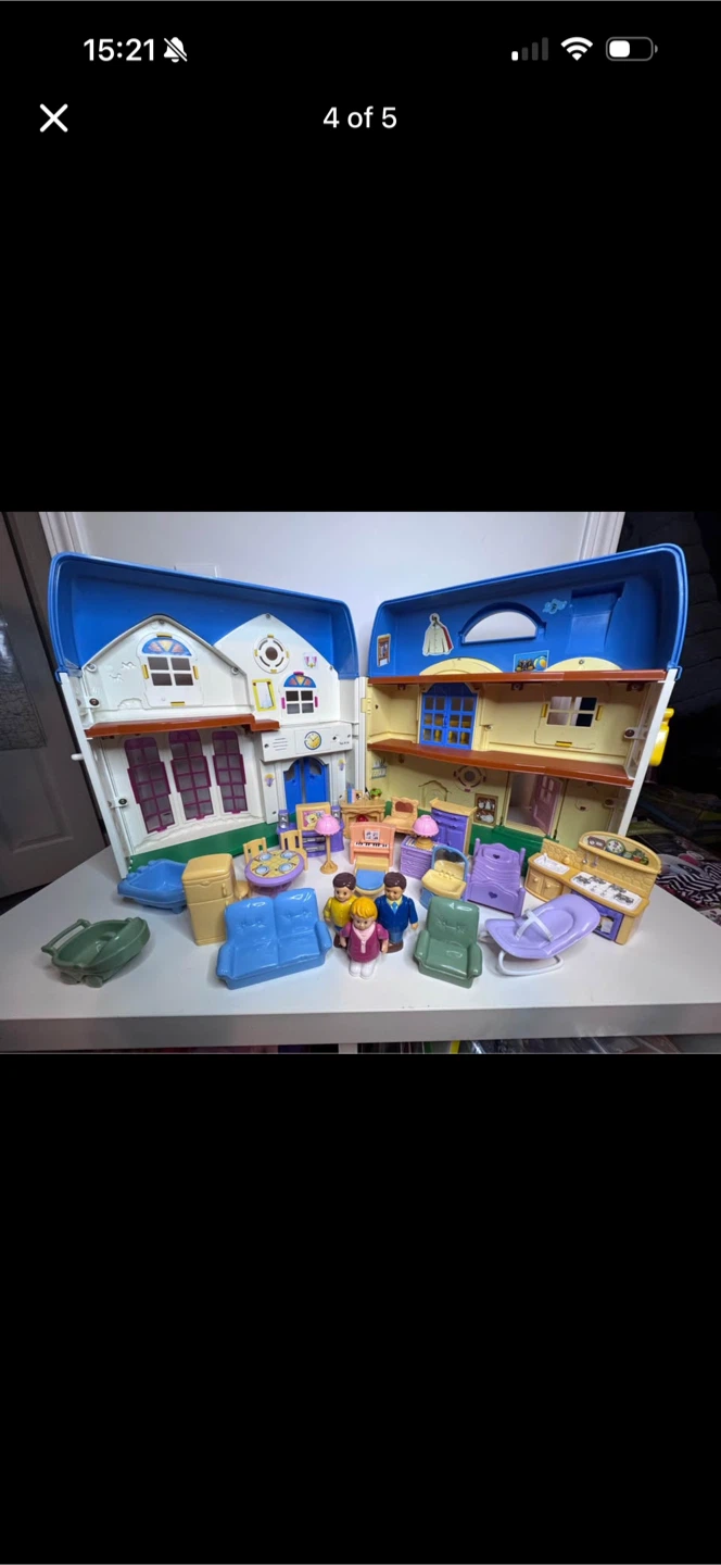 Keenway "My Happy Family" fold-out dollhouse - photo 4