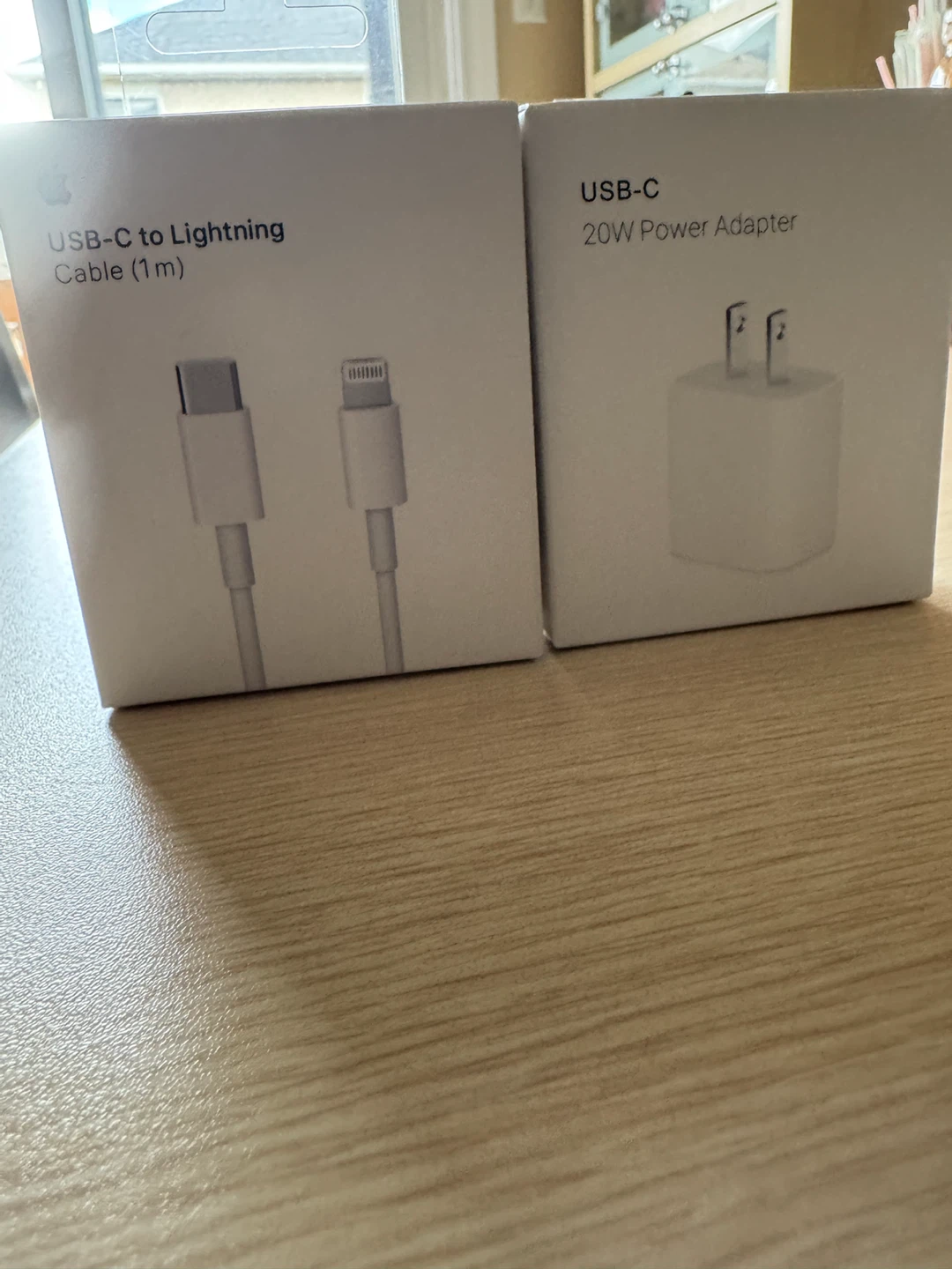 Apple USB-C to Lightning Cable and 20W Power Adapter - photo 2