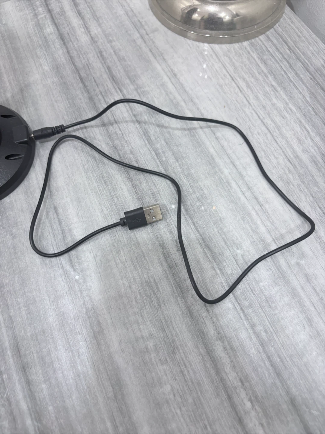 USB-powered mini tower fan - photo 3