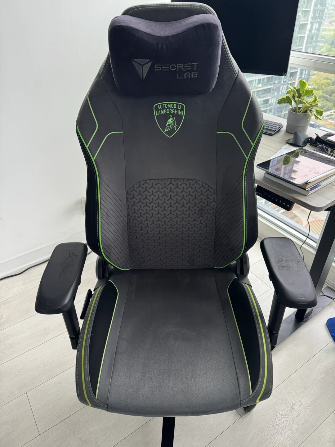 SecretLab Titan Evo Lamborghini edition