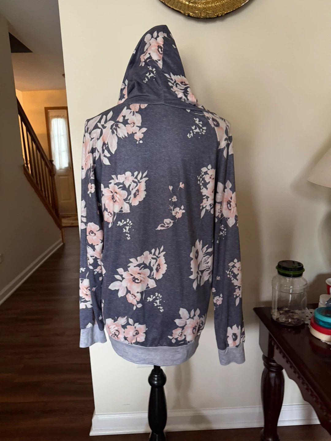 Floral Print Hooded Sweatshirt Size Large - photo 2