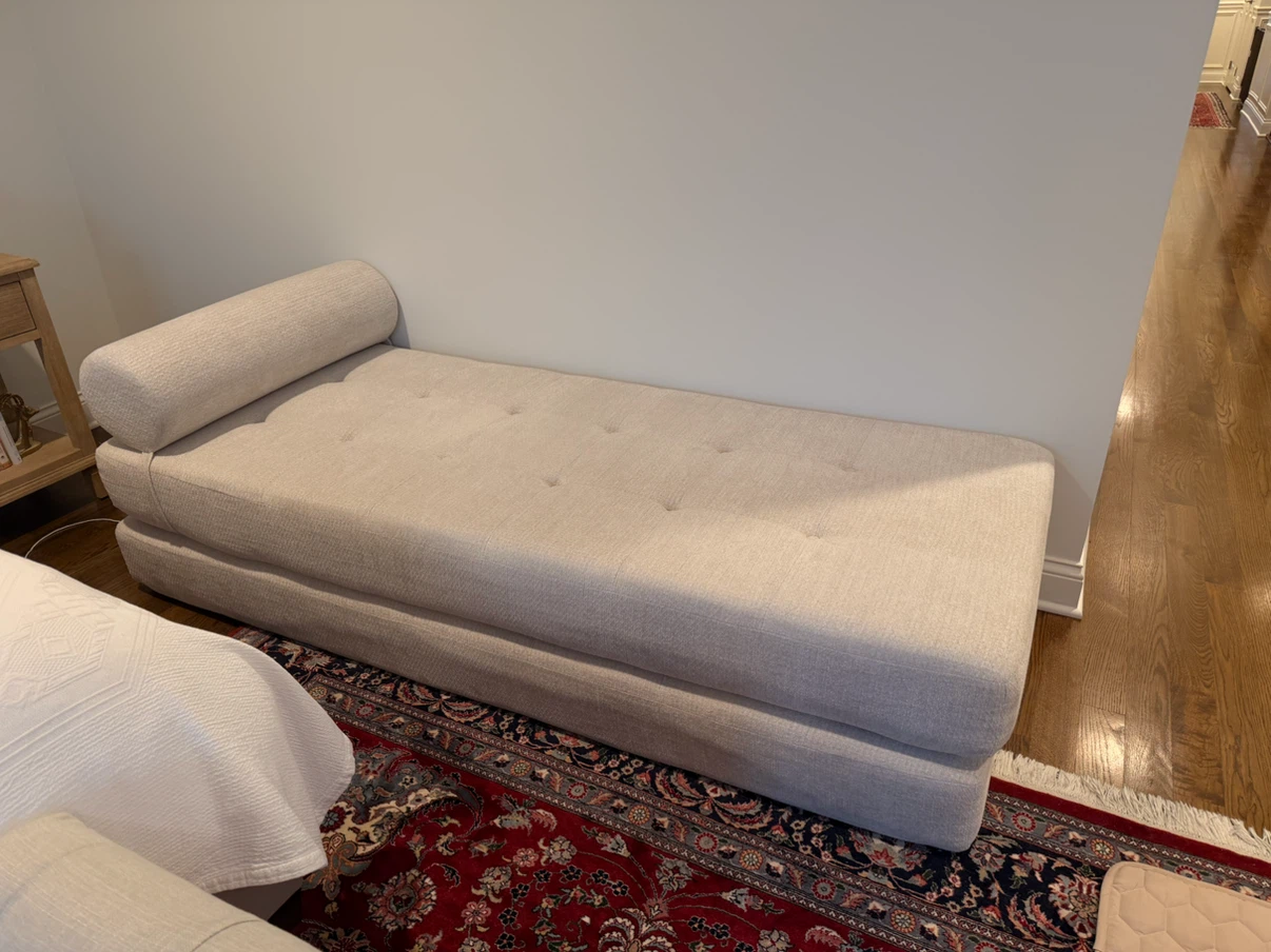 Twin XL Sleeper Sofa / Bed – Converts to Queen