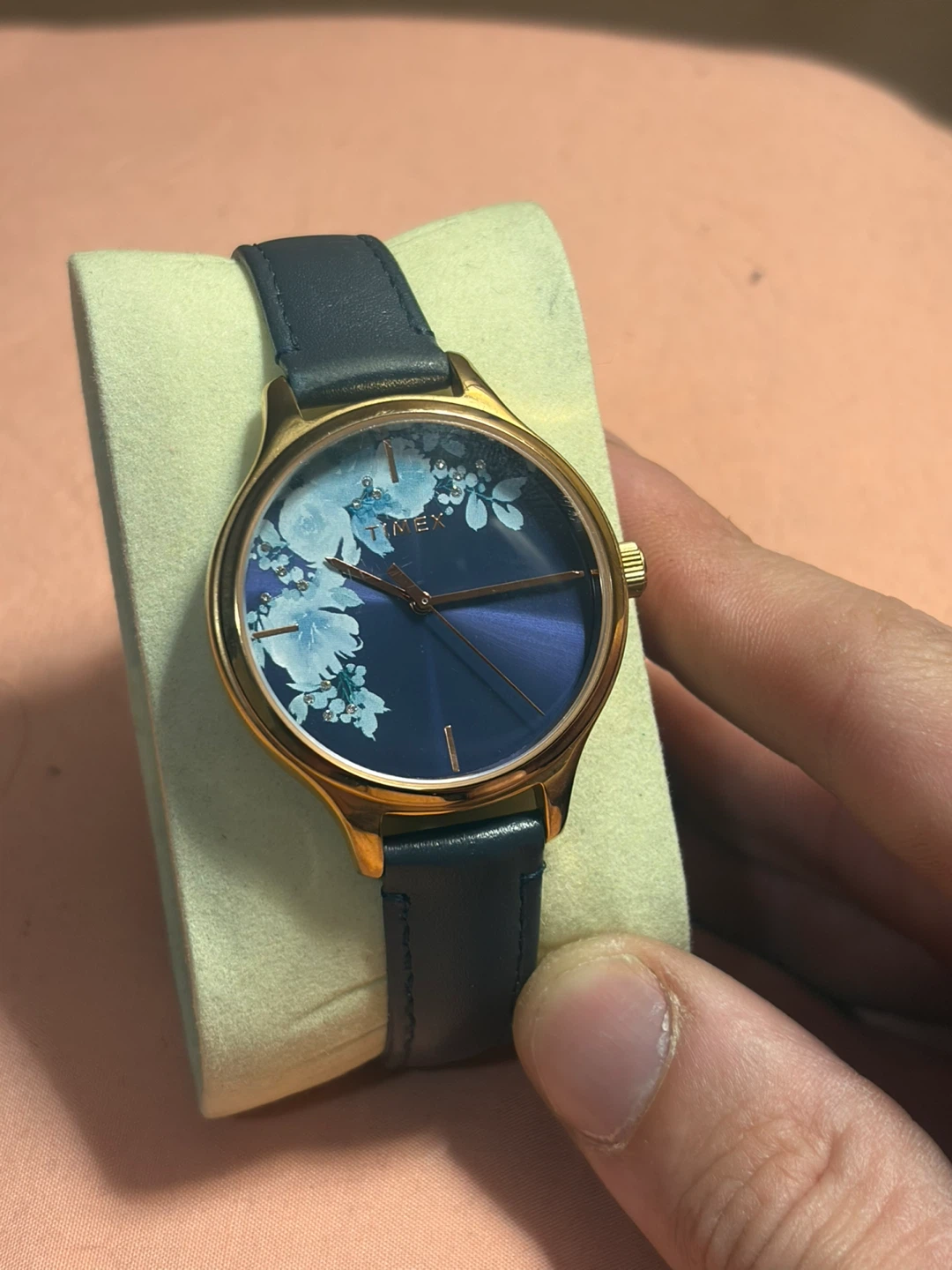 Timex Crystal Bloom series of the “City” collection wristwatch