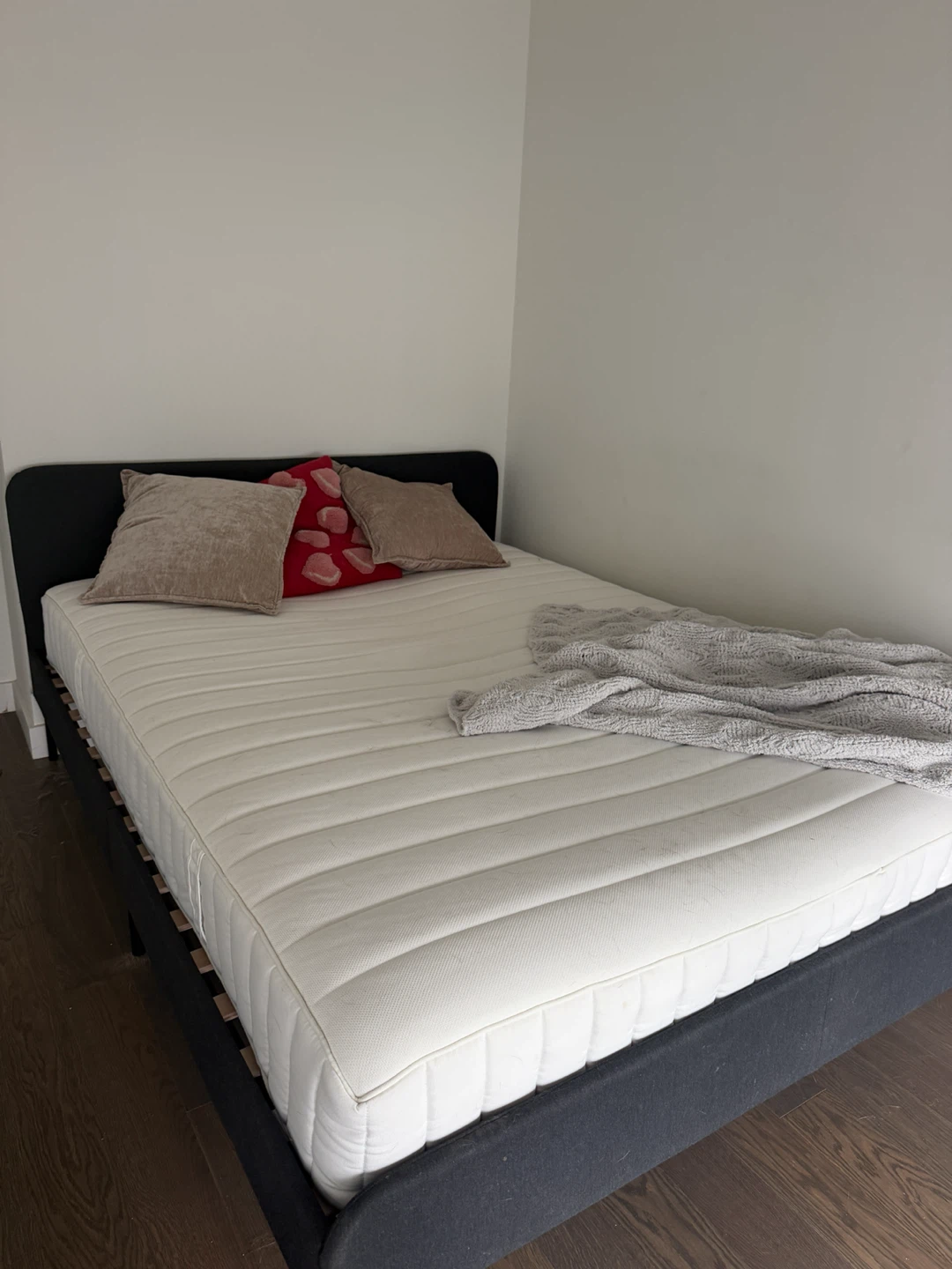 Upholstered Queen Bed Frame with Mattress. From Ikea - photo 3