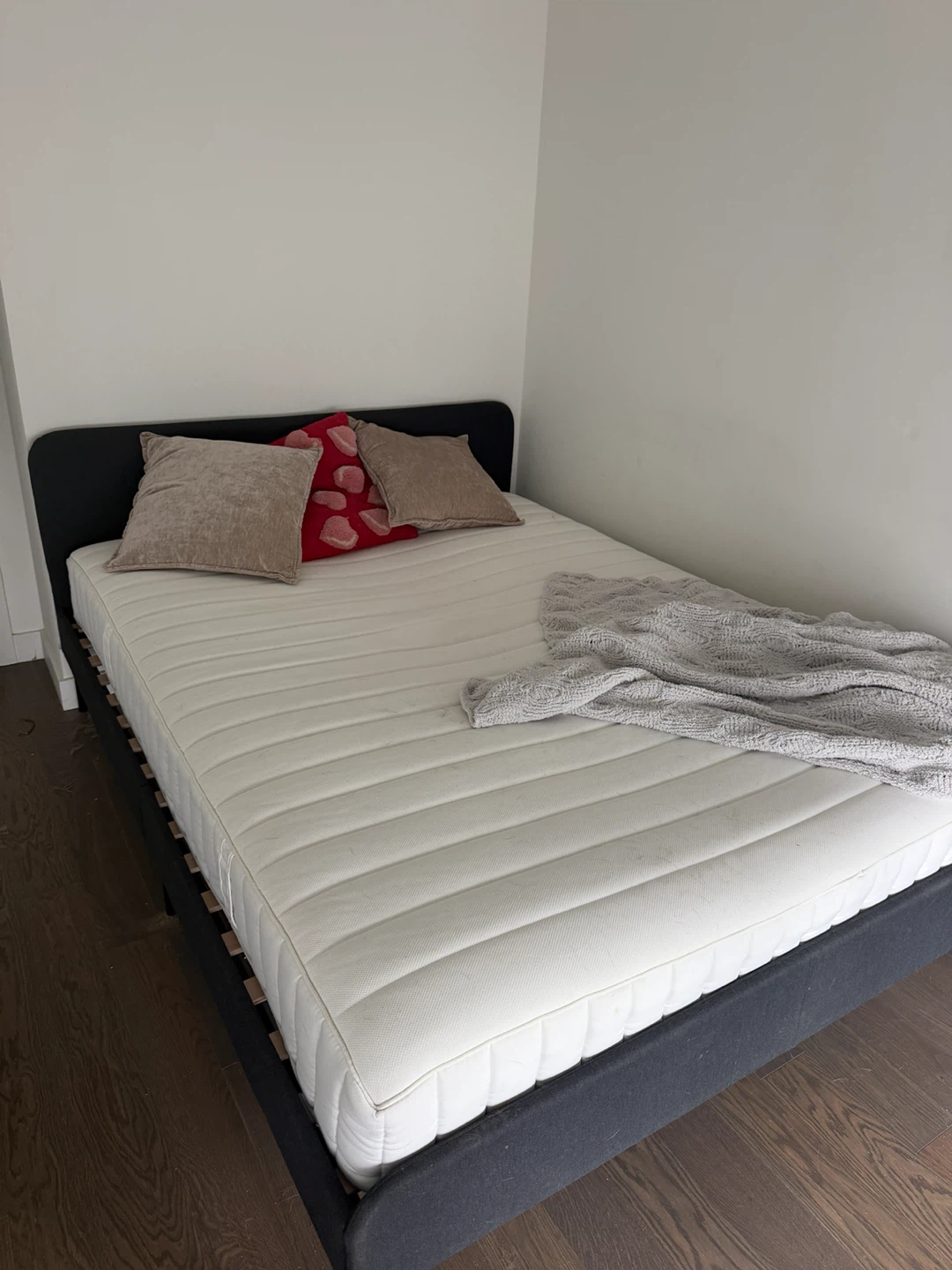 Upholstered Queen Bed Frame with Mattress. From Ikea - photo 4