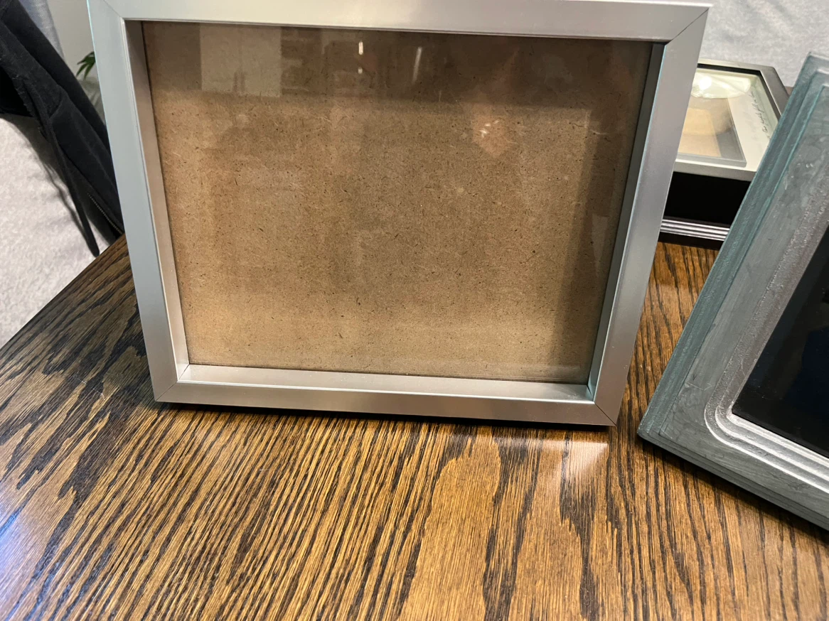 Set of Two Silver Tone Picture Frames - photo 3
