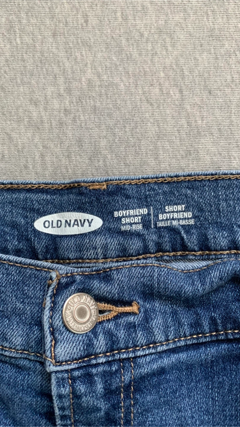 Old Navy Mid-Rise Boyfriend Shorts - Size 14 - photo 3