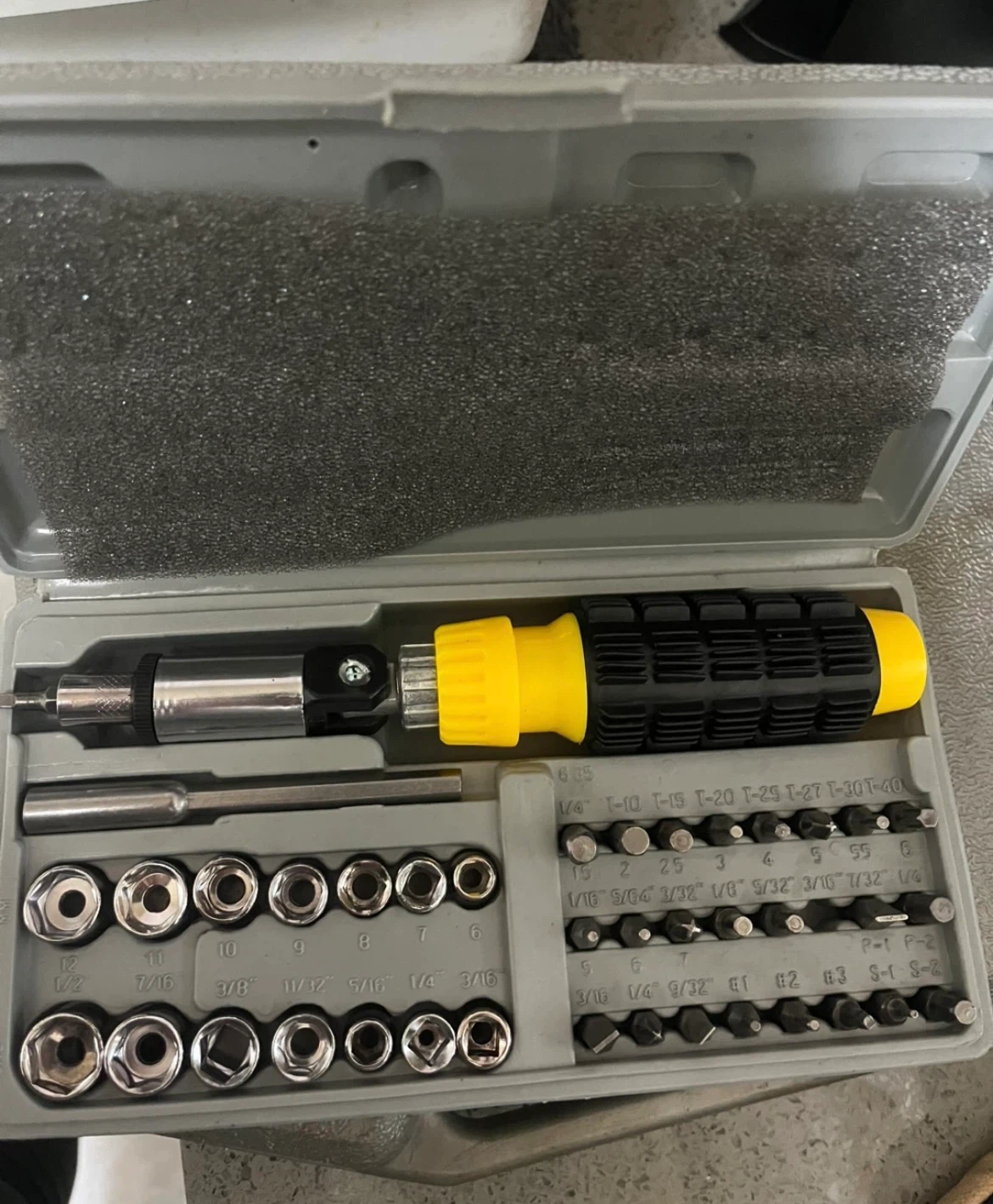 Multi-bit Screwdriver and Socket Set