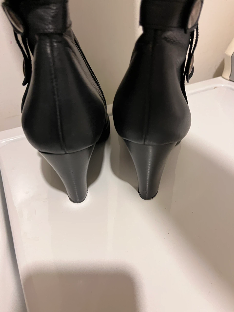 Black Leather Knee-High Boots Size 38 - photo 4