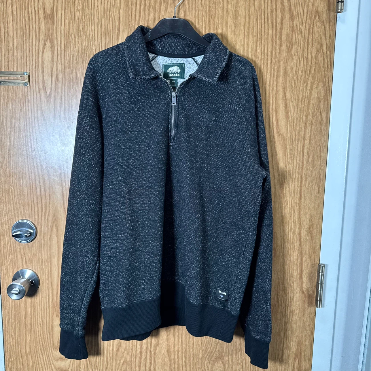 Roots Sweatshirt Men's Medium Charcoal Black Quarter Zip - photo 3