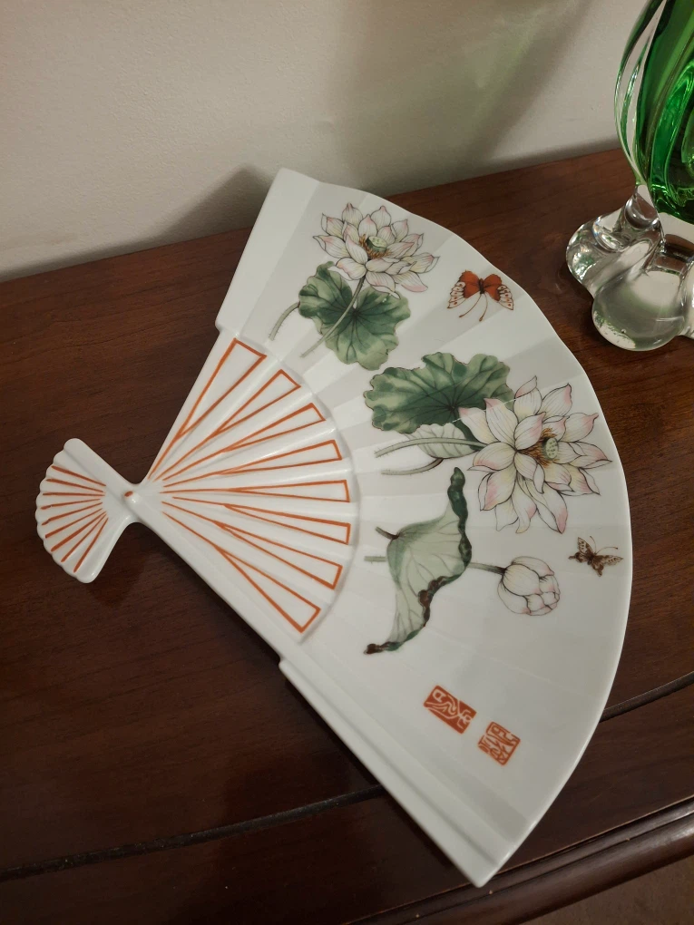 Fan shaped dish- The Toscany Collection “Lotus” - photo 2