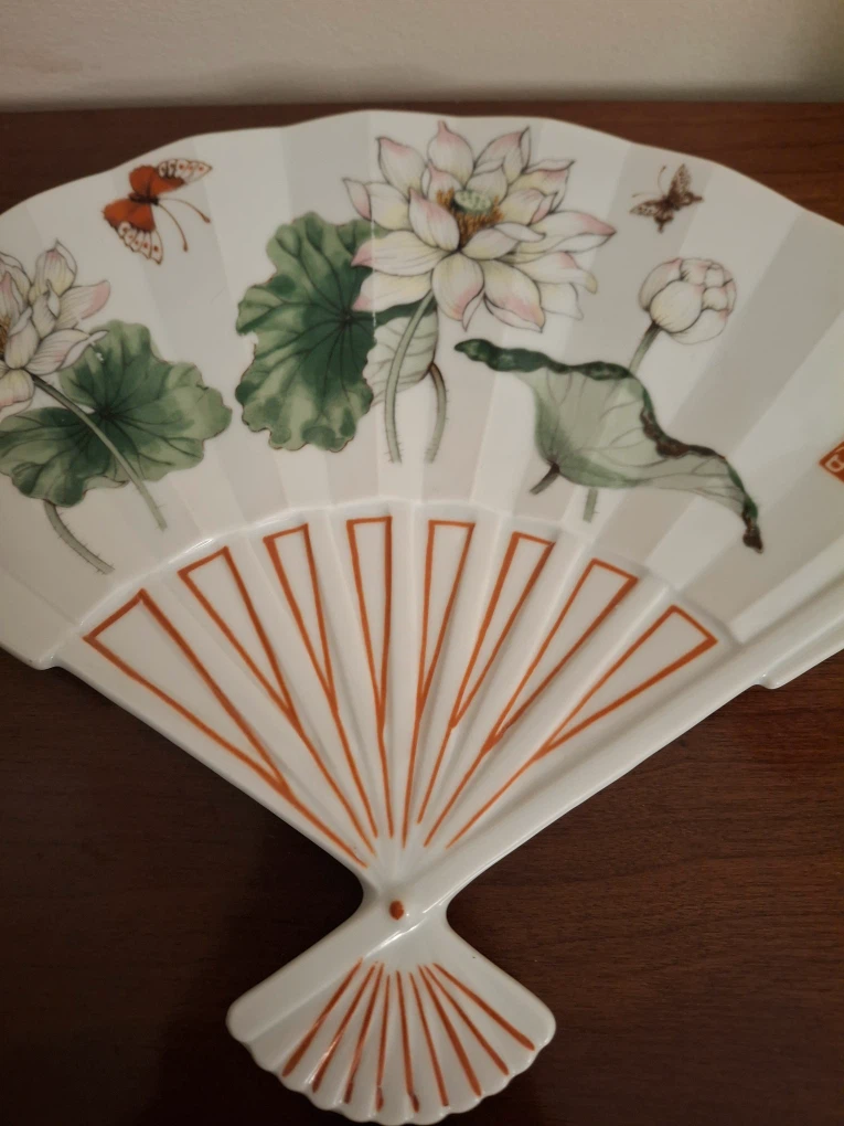 Fan shaped dish- The Toscany Collection “Lotus” - photo 3