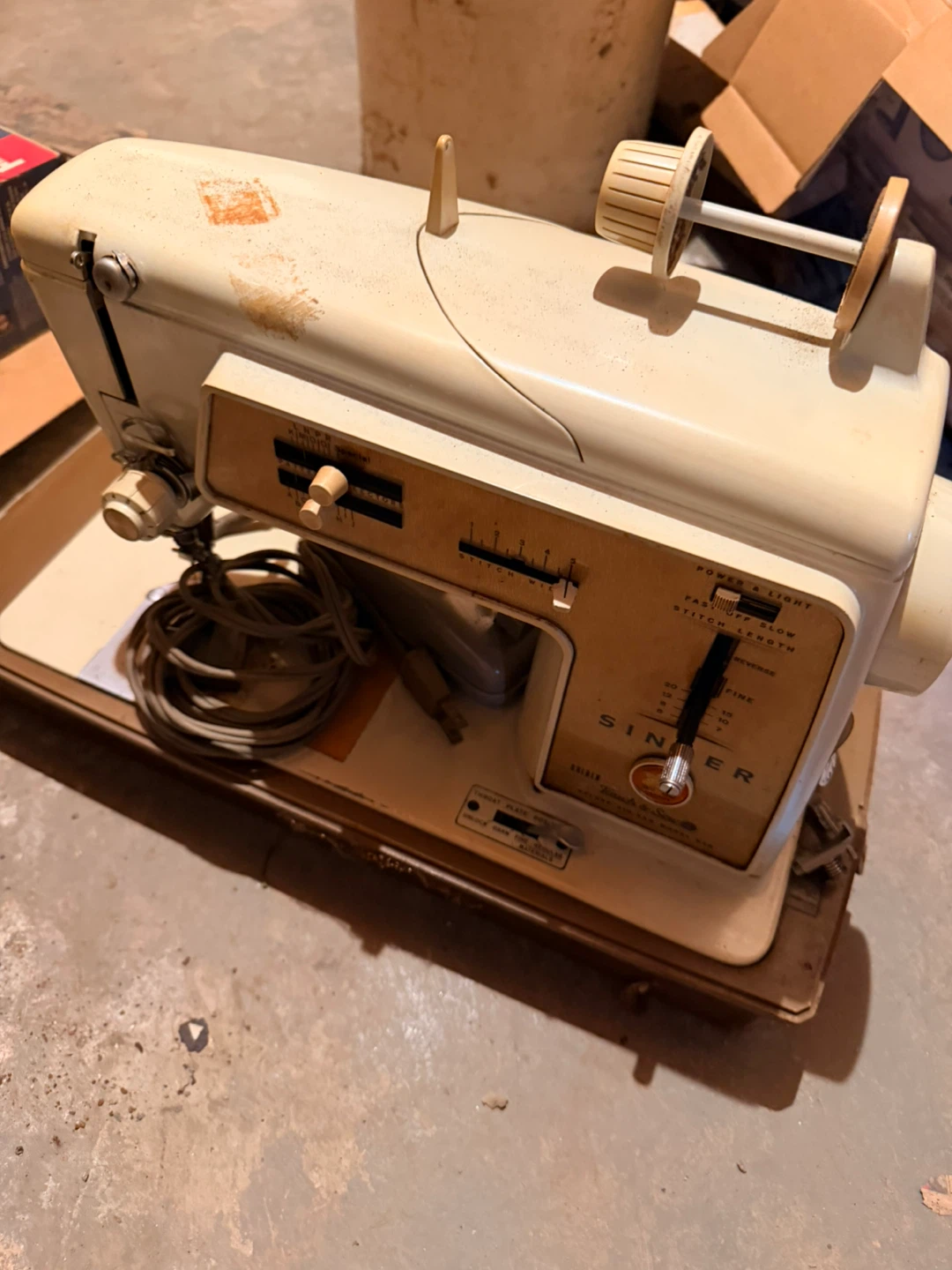 Vintage Singer Golden Touch & Sew Model 620