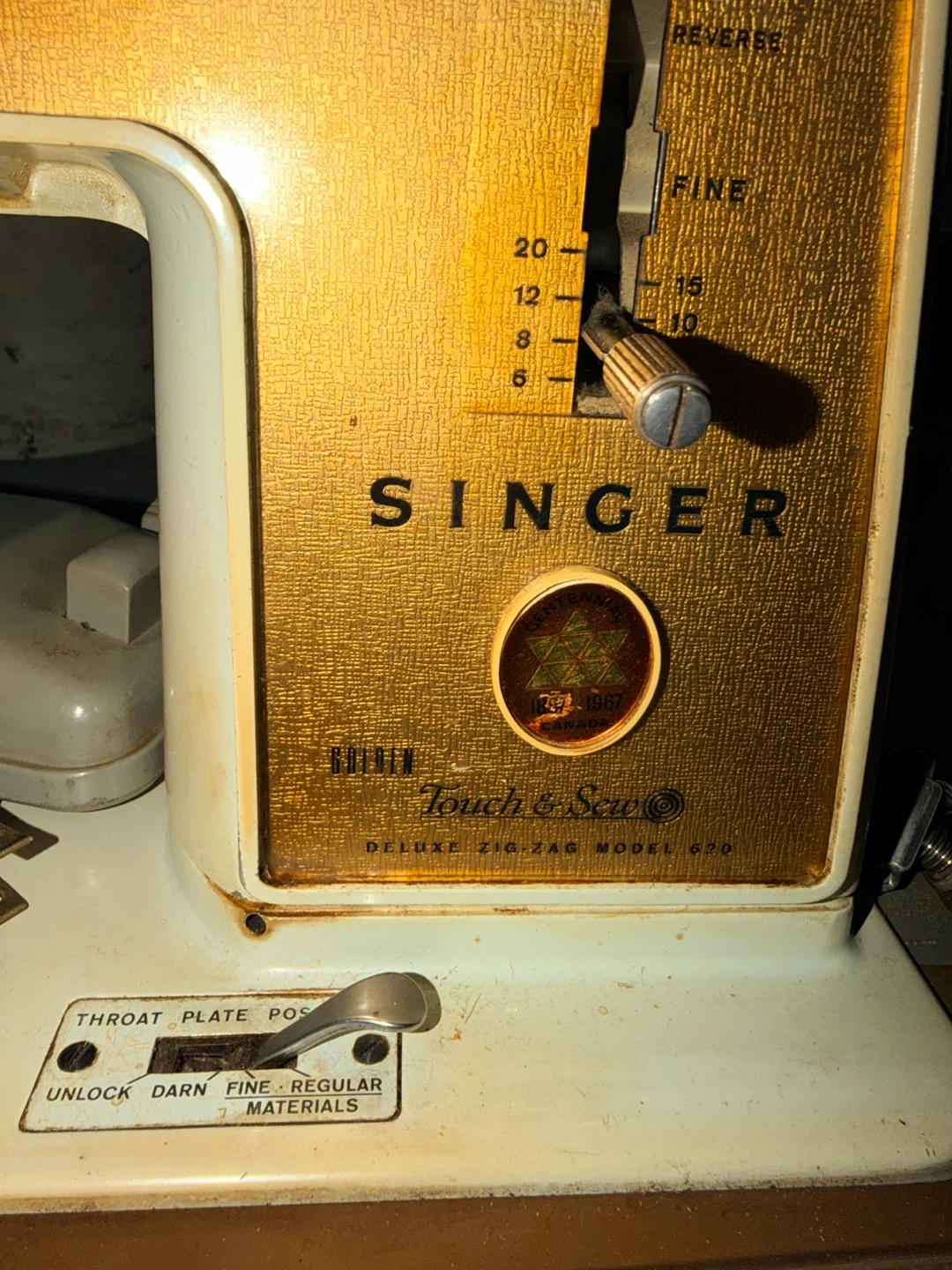 Vintage Singer Golden Touch & Sew Model 620 - photo 2