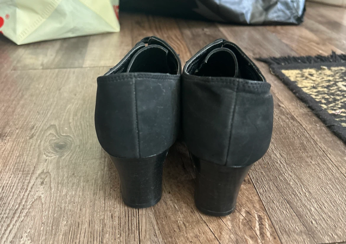 Black Lace-Up Shoes - photo 2