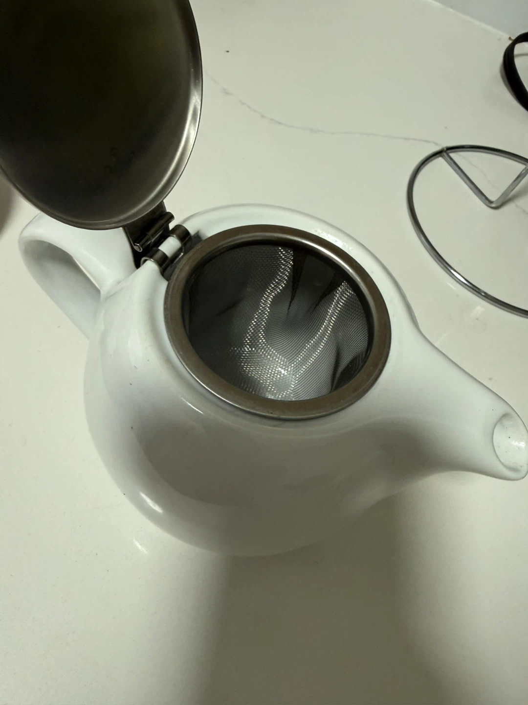 White Porcelain Teapot with Stainless Steel Infuser - photo 2