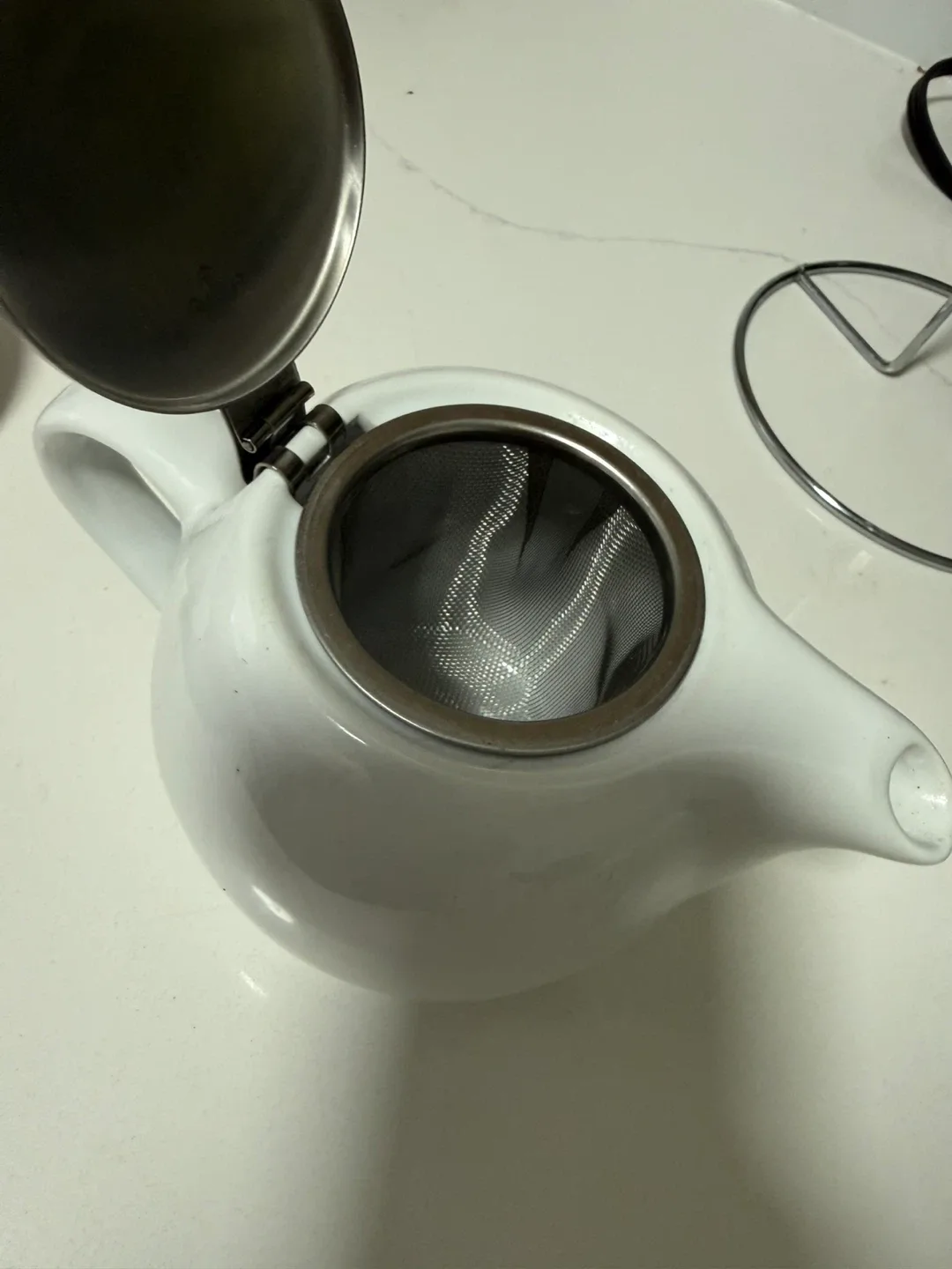 White Porcelain Teapot with Stainless Steel Infuser - photo 2