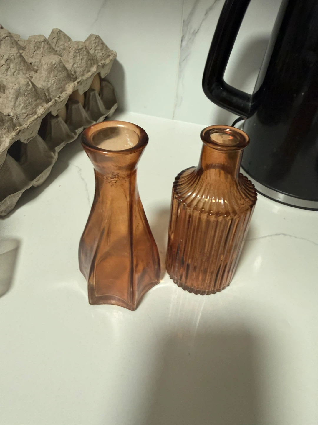 Set of two amber glass bud vases - photo 2