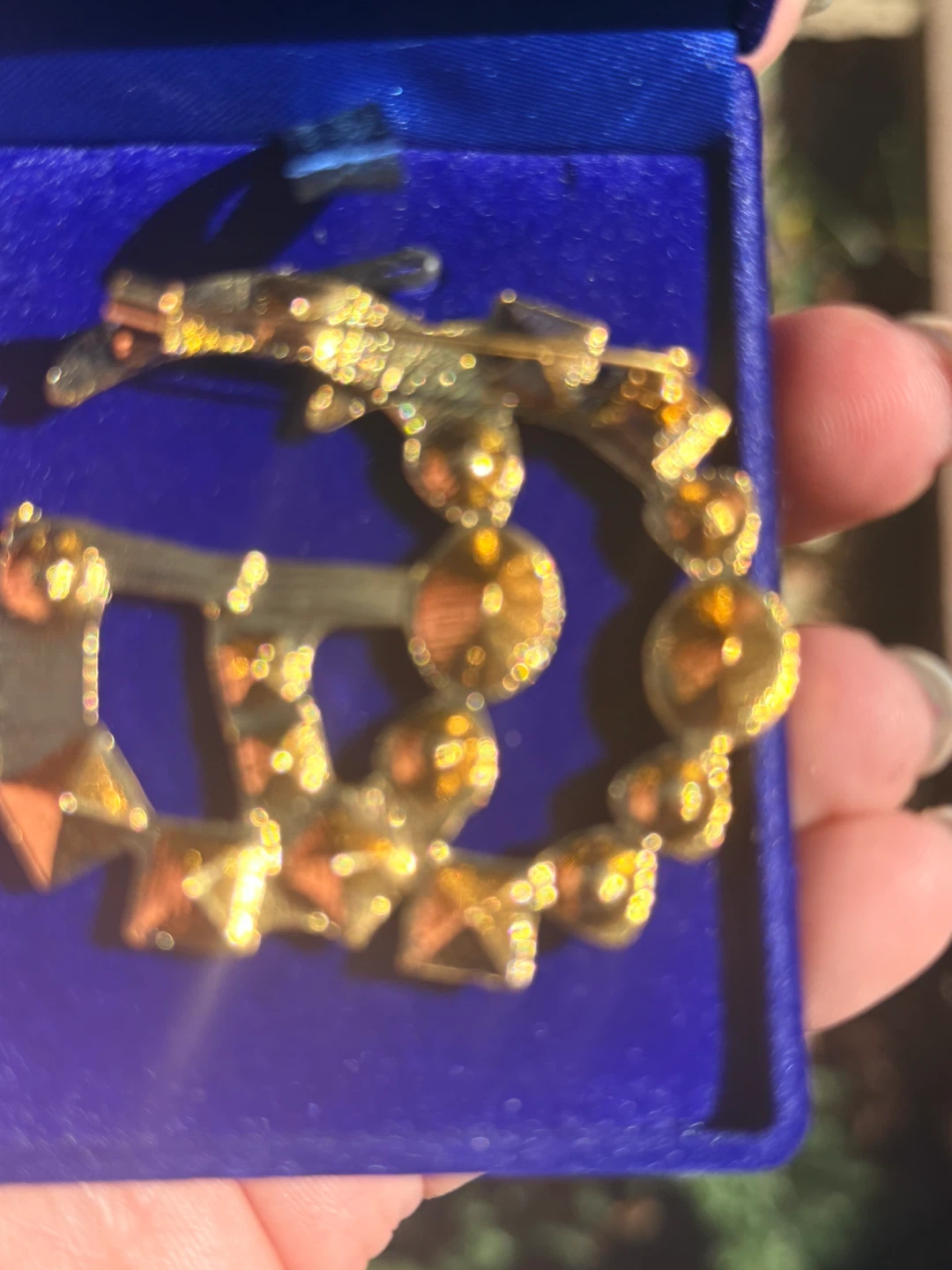 Stunning Gucci GG Crystal Embellished Brooch - photo 4