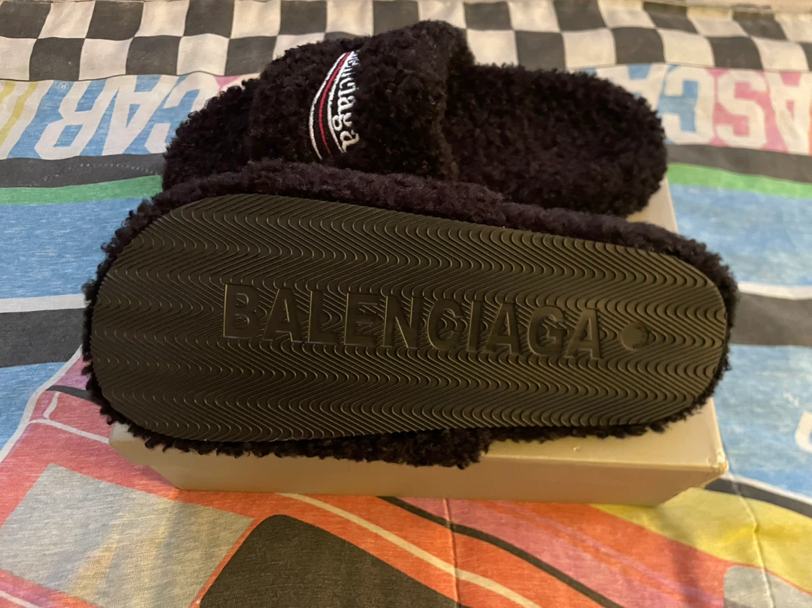 New Balenci Furry Slides - photo 4