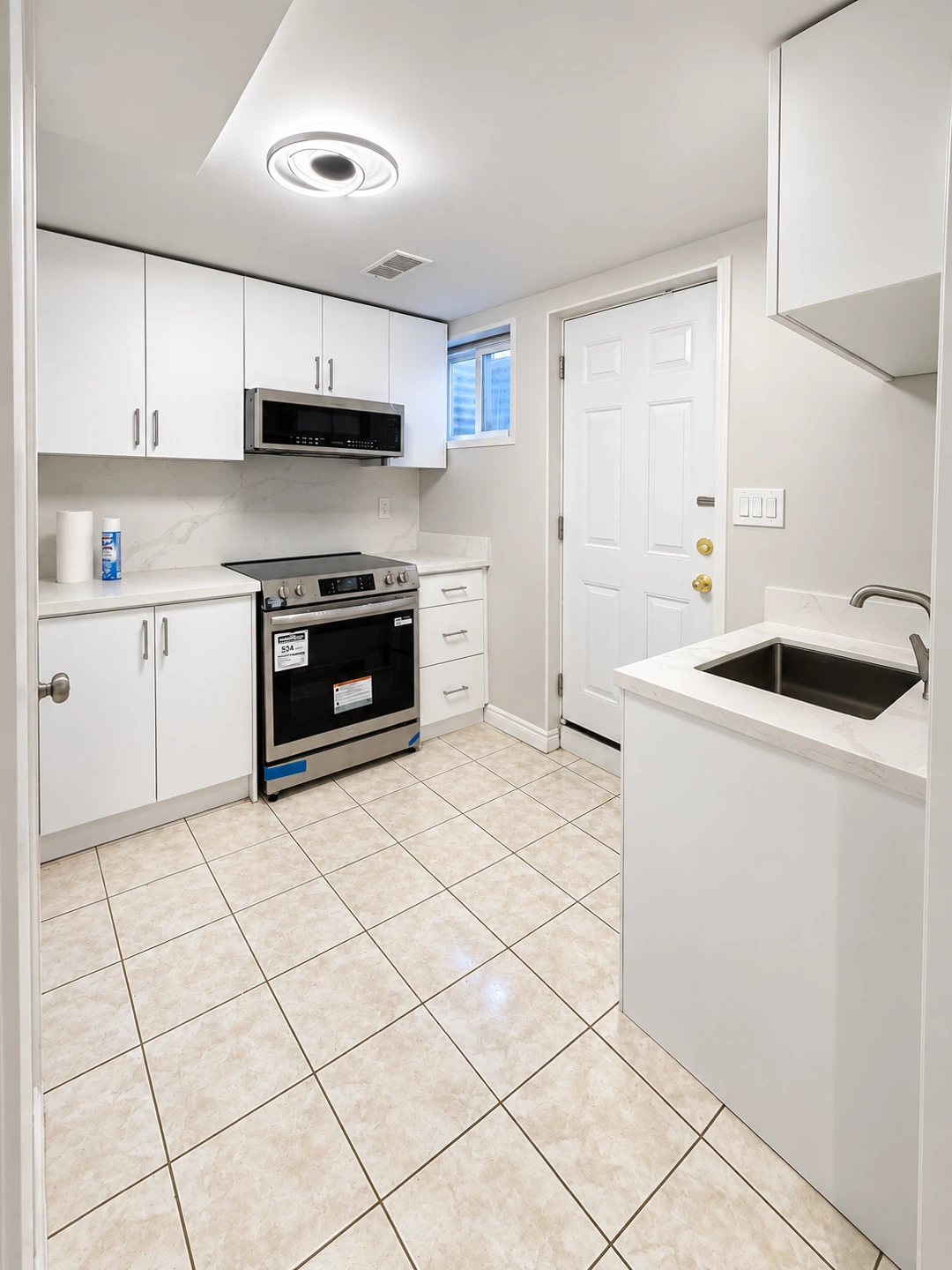Spacious 2-Bedroom Basement Apartment in Thornhill