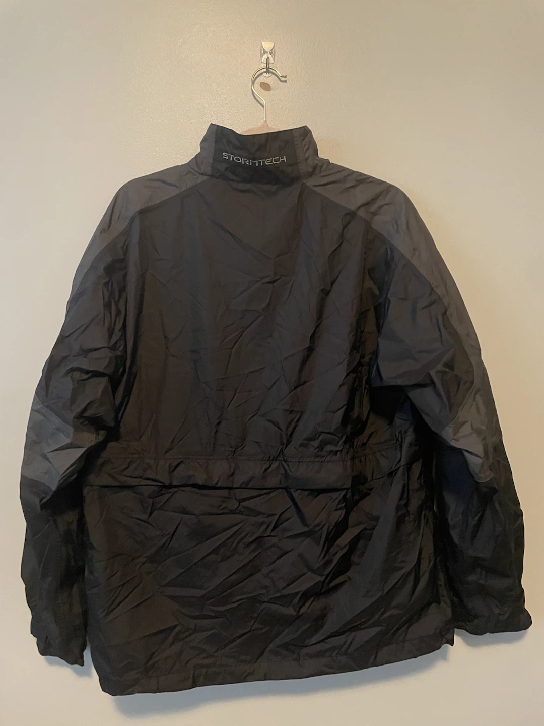 Stormtech Men's Black and Gray Raincoat Jacket - photo 2
