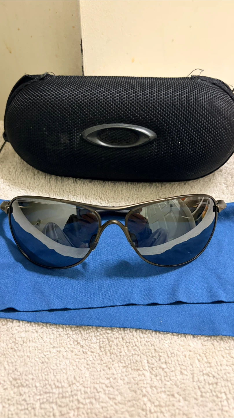 Oakley CROSSHAIR model Sunglasses with Case