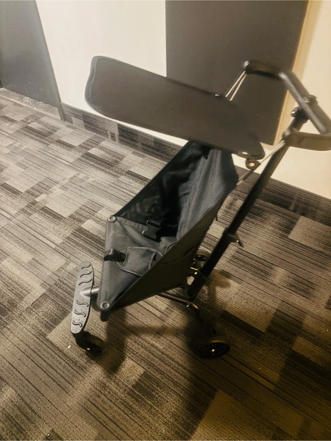 Black Minimalist Toddler Stroller