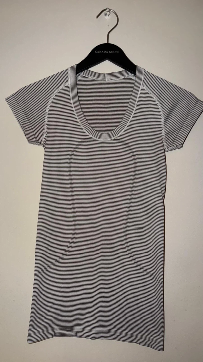 Lululemon Striped Short Sleeve Shirt - photo 3