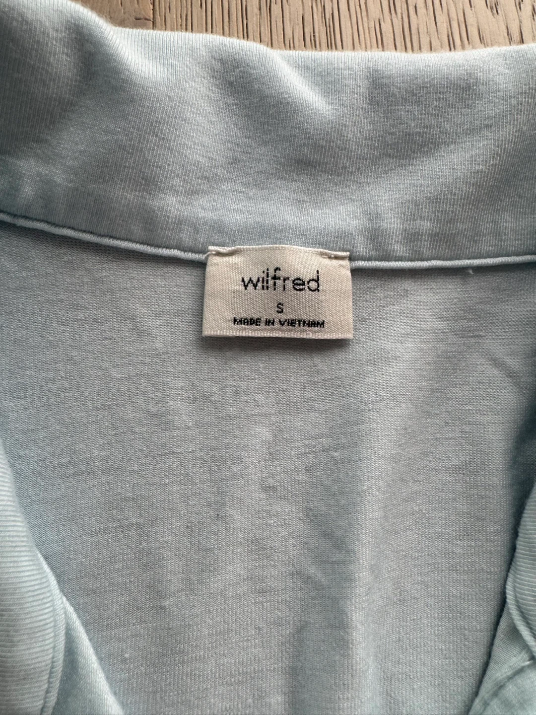 Wilfred / Aritzia Light Blue Button-Up Shirt - photo 2