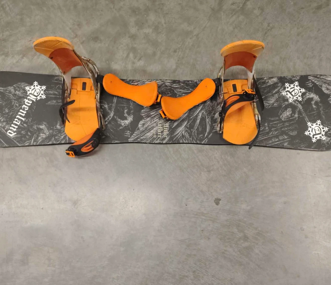 Alpenland Snowboard with Bindings
