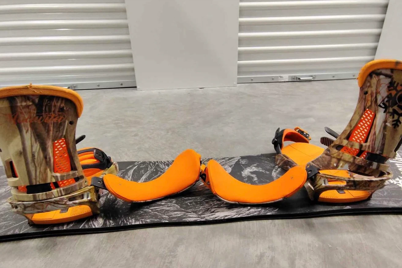 Alpenland Snowboard with Bindings - photo 3