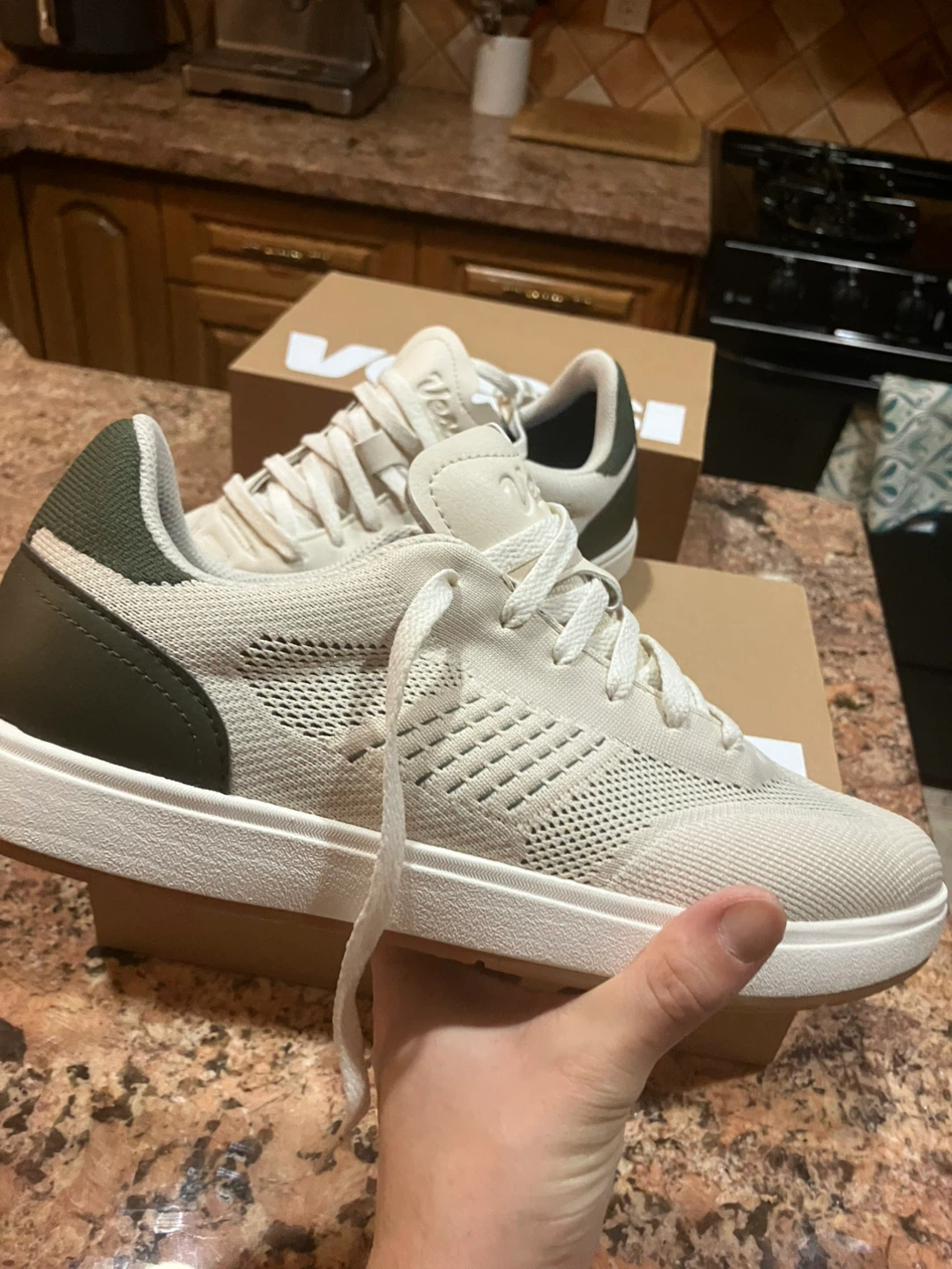 Vessi shoes men size 9.5 Brand New! - photo 2