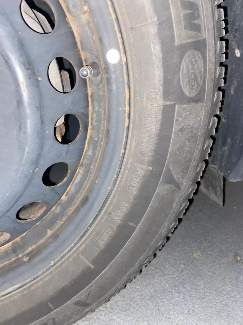 Set of 4 winter tires on rims - photo 5