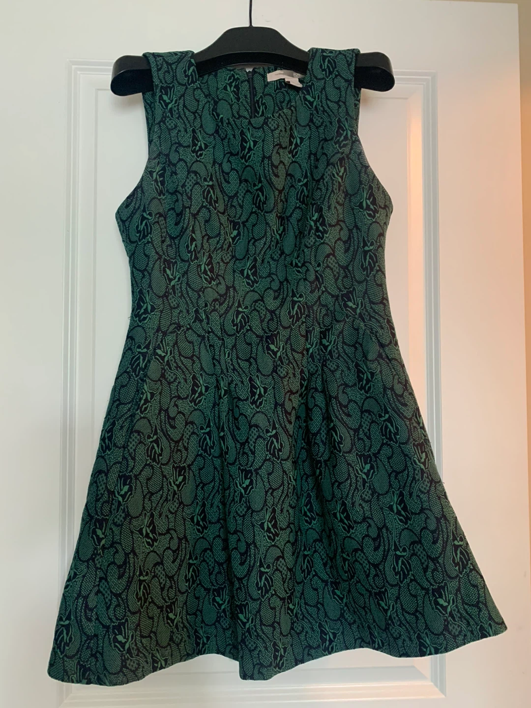 Forever 21 Green Lace Sleeveless Dress