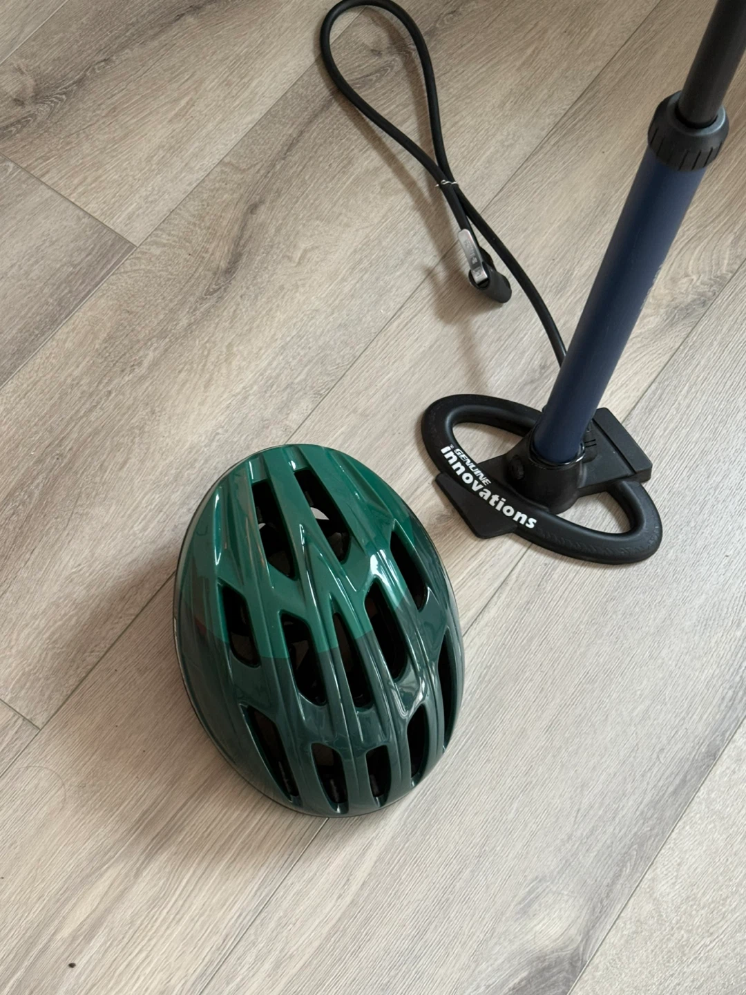 Supercycle Helmet and Genuine Innovations Floor Pump - photo 4