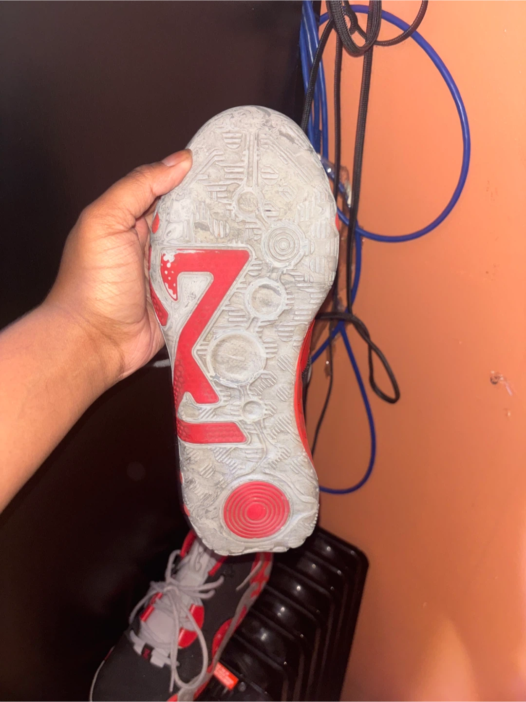 Pg 6 basketball shoes - photo 2