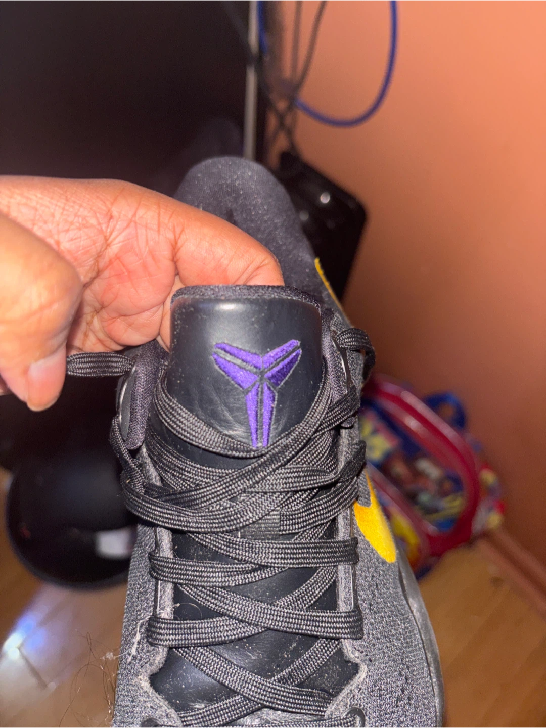 Nike Kobe Basketball Shoes Size 8.5 - photo 2