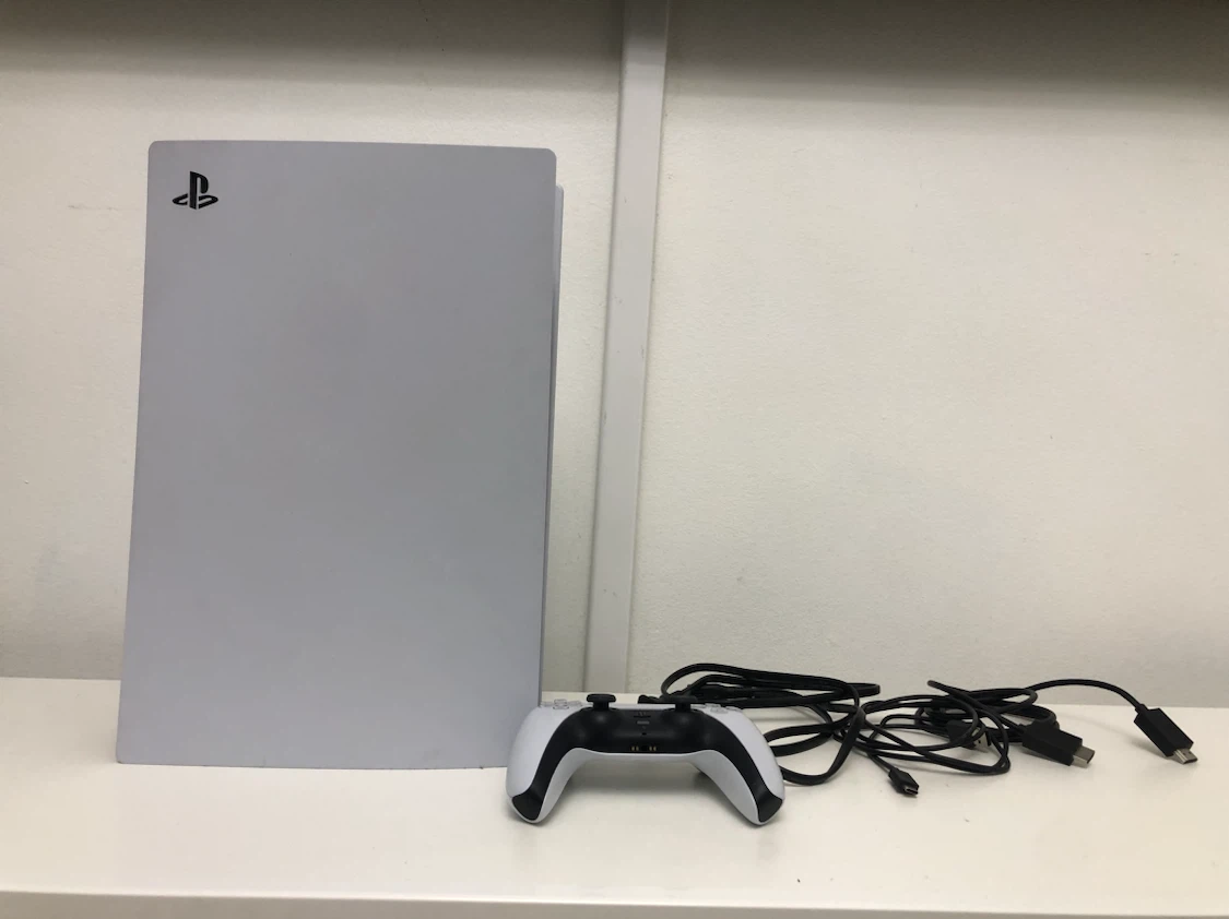 Sony PlayStation 5 Console with one controller (digital edition) - photo 3