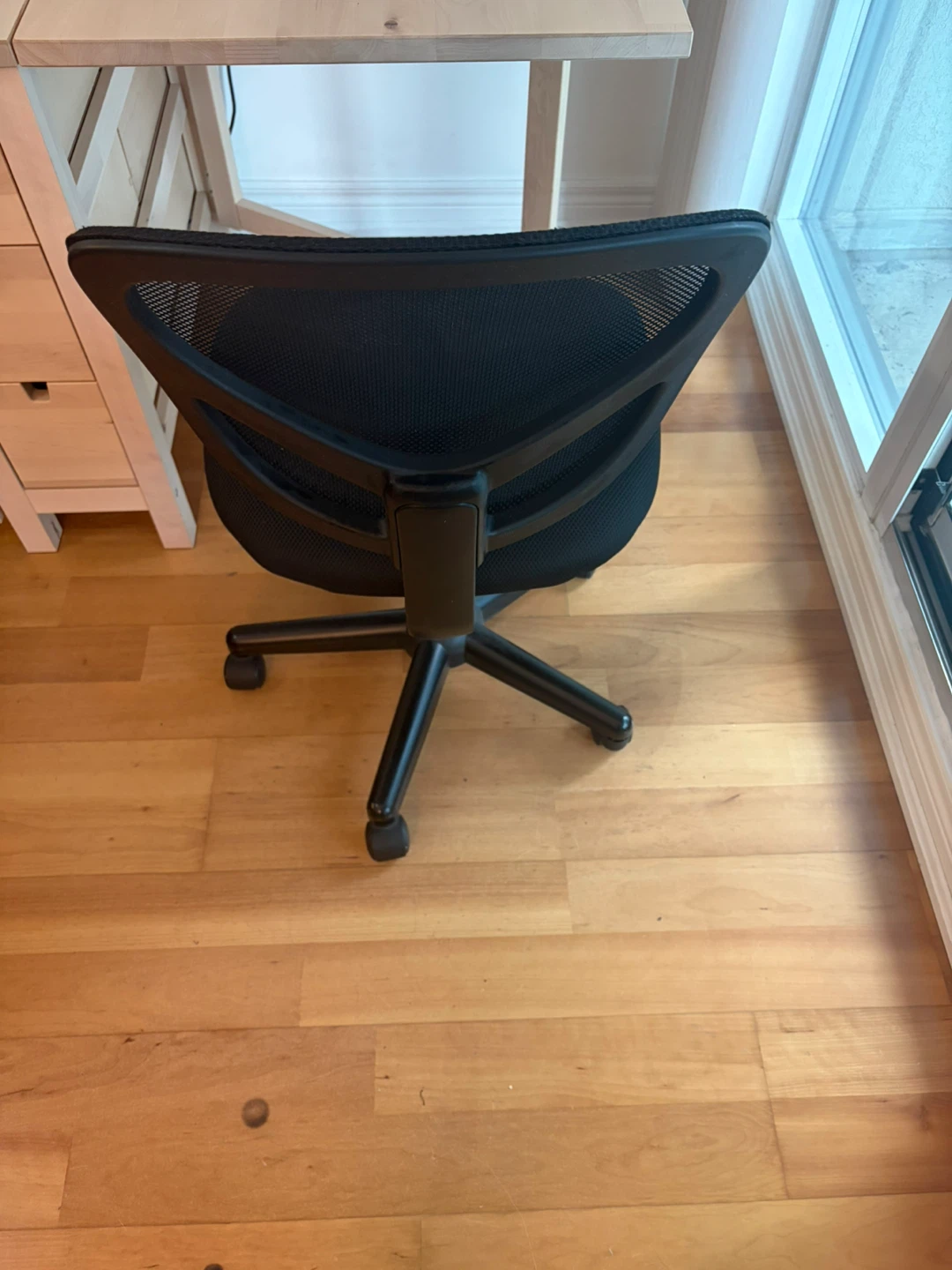 Black Mesh Office Chair - Adjustable Height - photo 3