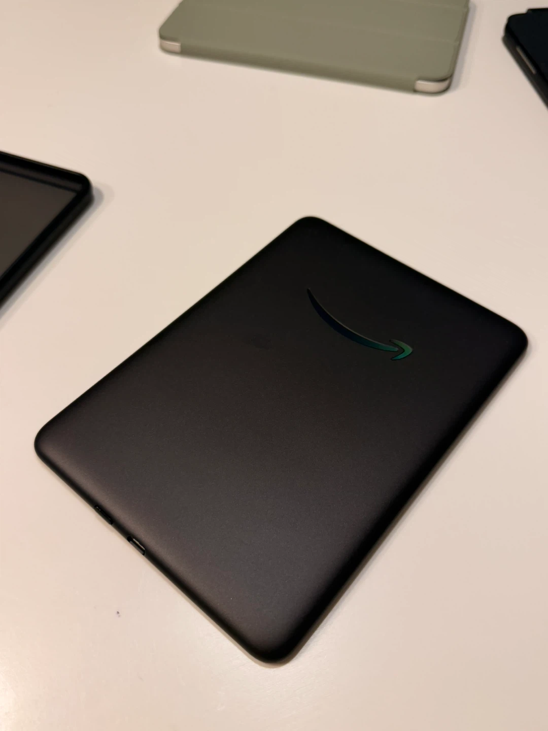 Amazon Kindle colorsoft signature edition - photo 2