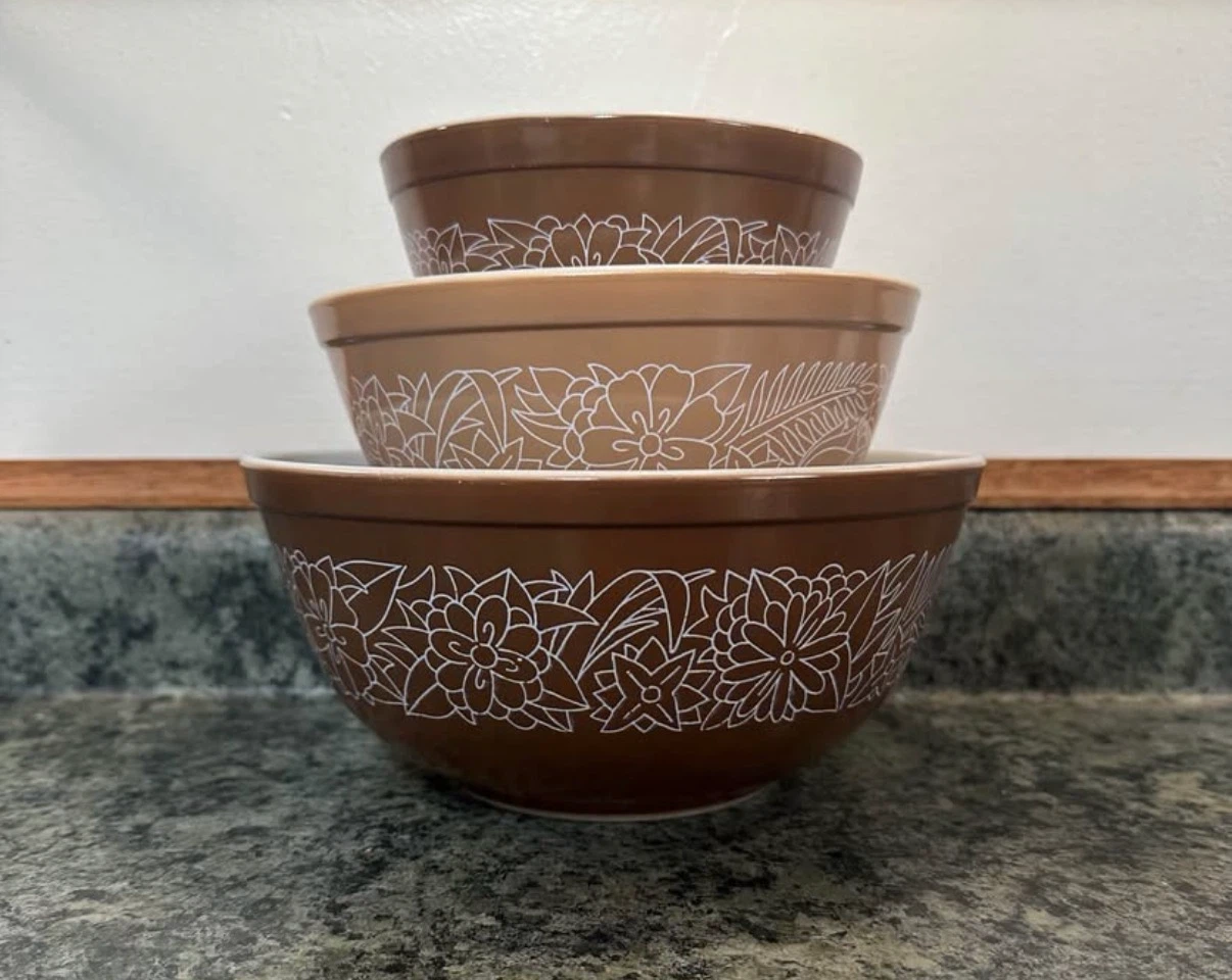 Pyrex Woodland Mixing Bowl Set