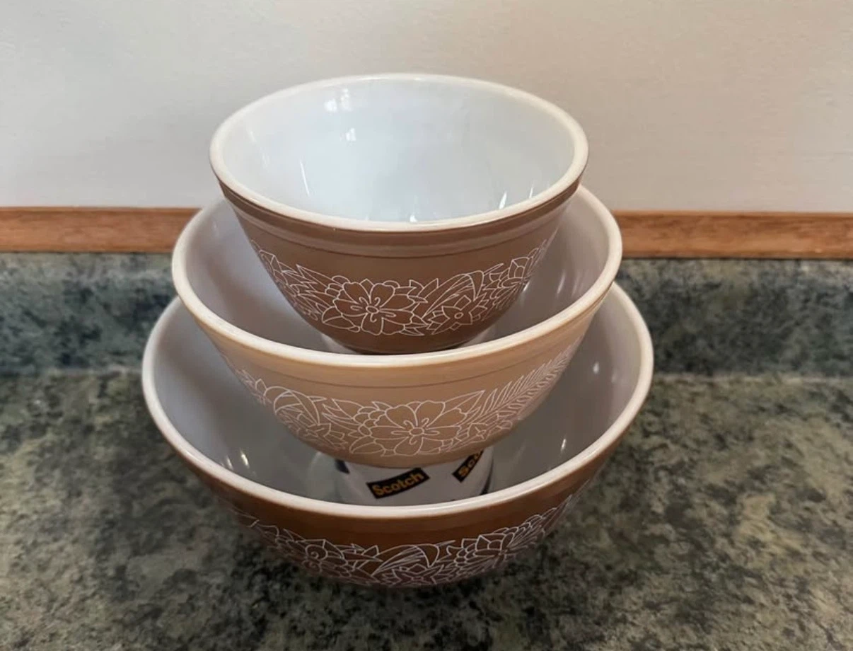 Pyrex Woodland Mixing Bowl Set - photo 3