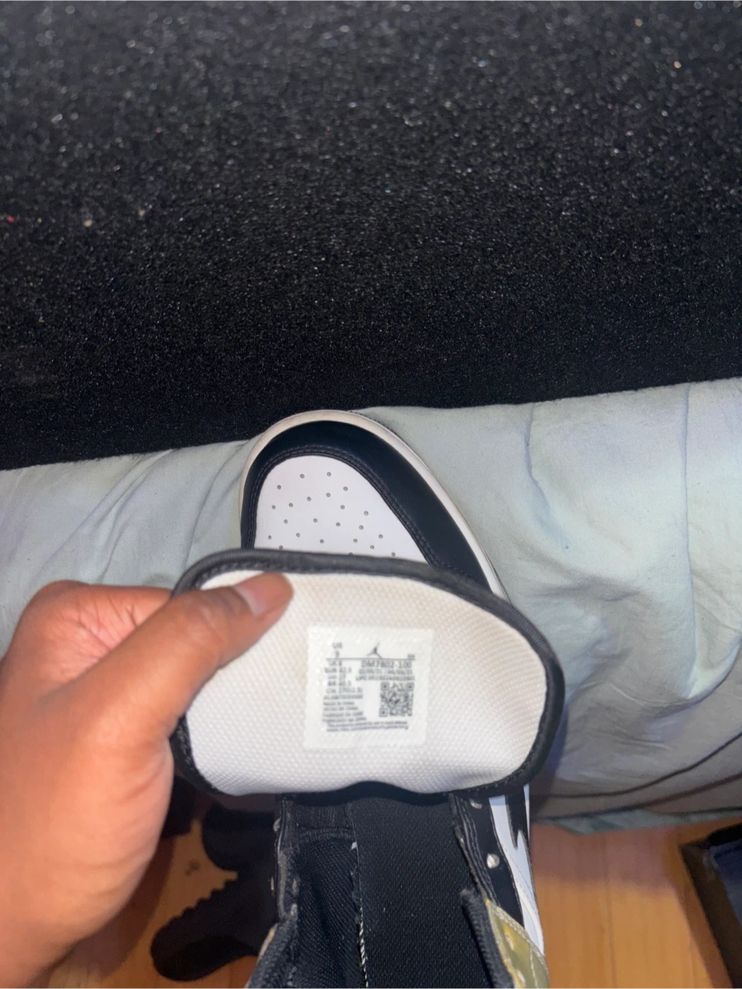 Nike Air Jordan 1 Mid Size 9 - photo 3