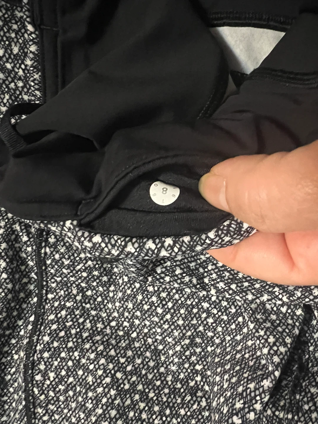 Lululemon Patterned Leggings Size 8 - photo 3