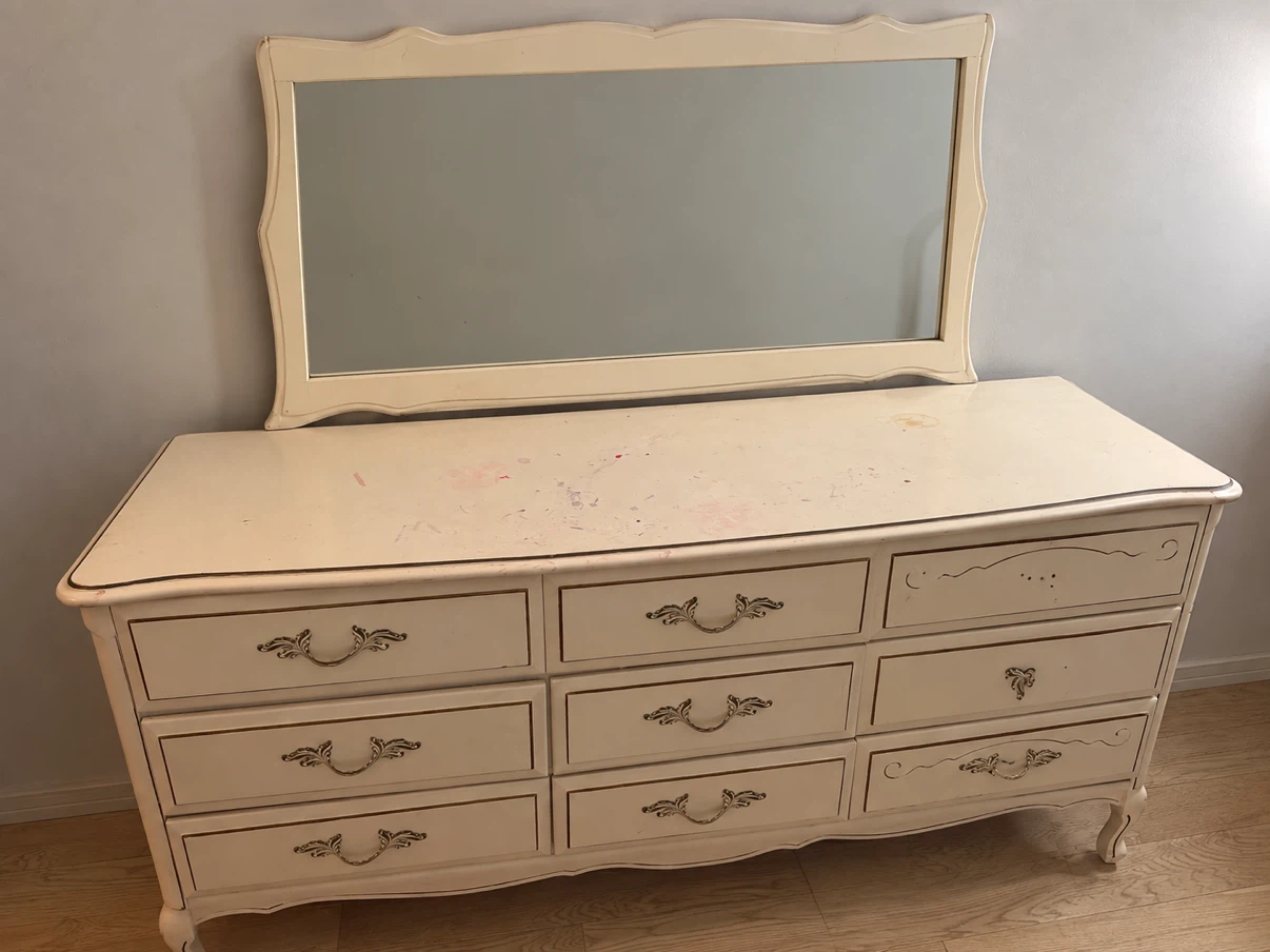 Vintage 9-Drawer Dresser with Mirror